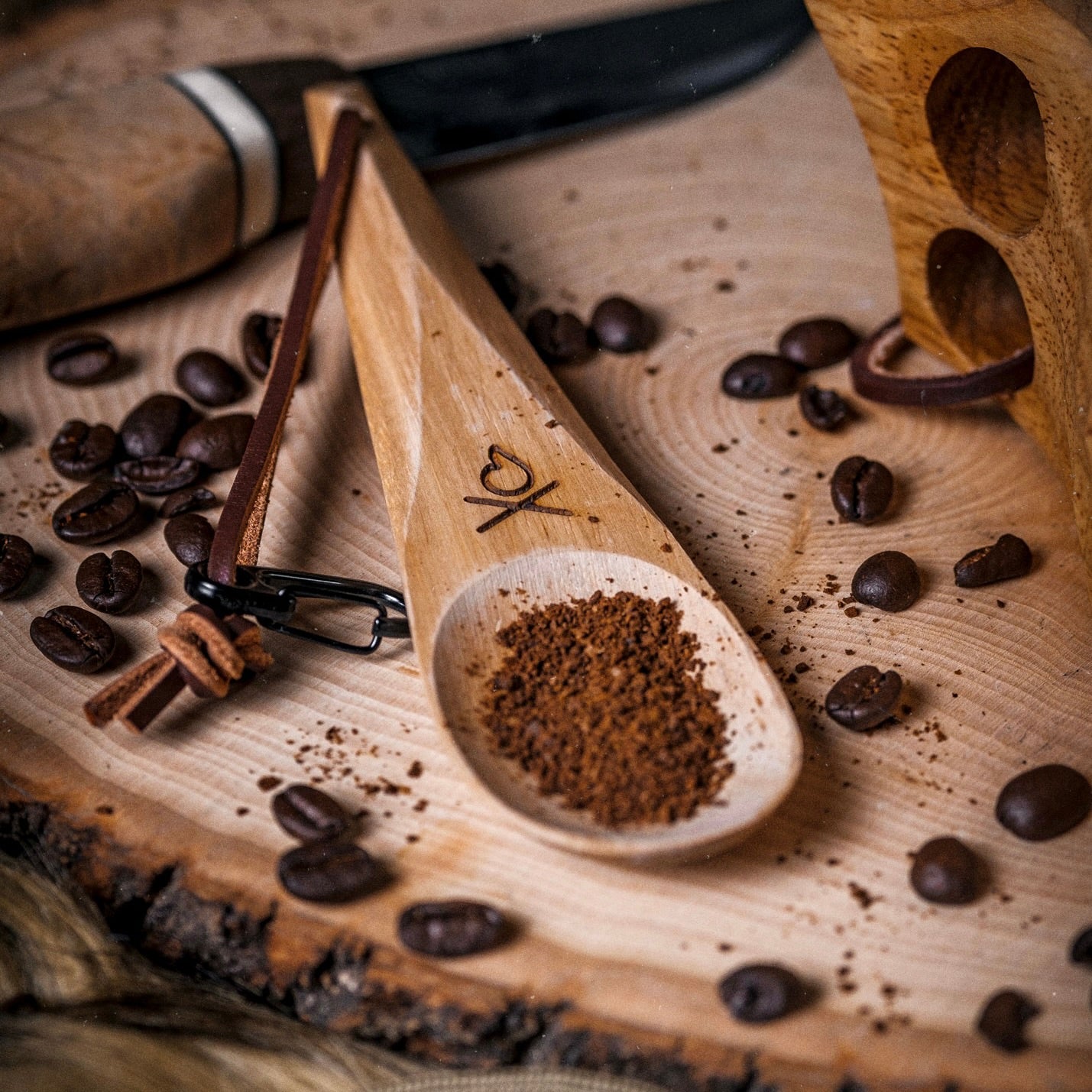 Überleben Kanu Camp Spoon with coffee grounds in it.