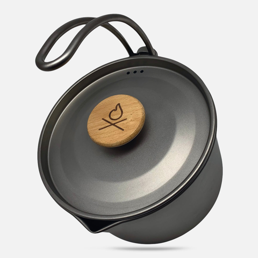 Lightweight Überleben Titanium Kessel Pot for bushcraft/survival situatlions.